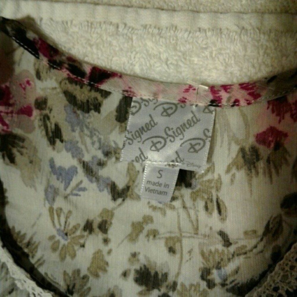 NWOT Disney DSigned Sheer Shirt Swing Floral Tee - Picture 5 of 5